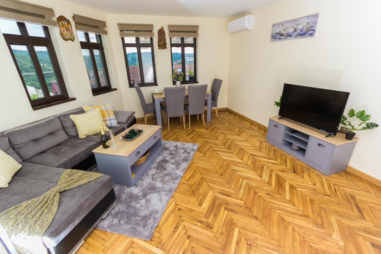 Apartment Zdravets, In The Heart Of The Old City Weliko Tarnowo Exterior foto