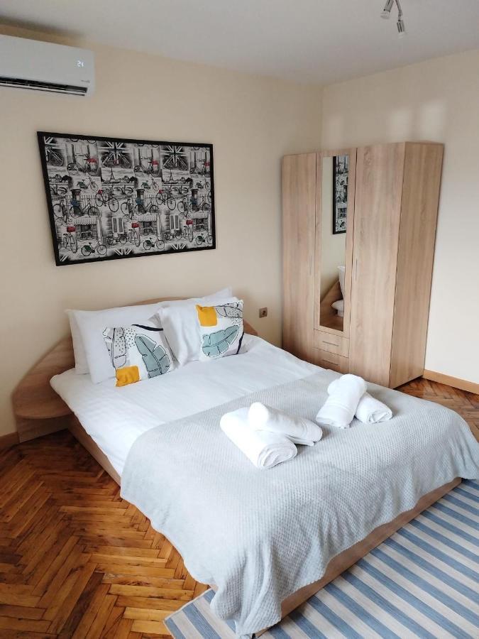 Apartment Zdravets, In The Heart Of The Old City Weliko Tarnowo Exterior foto